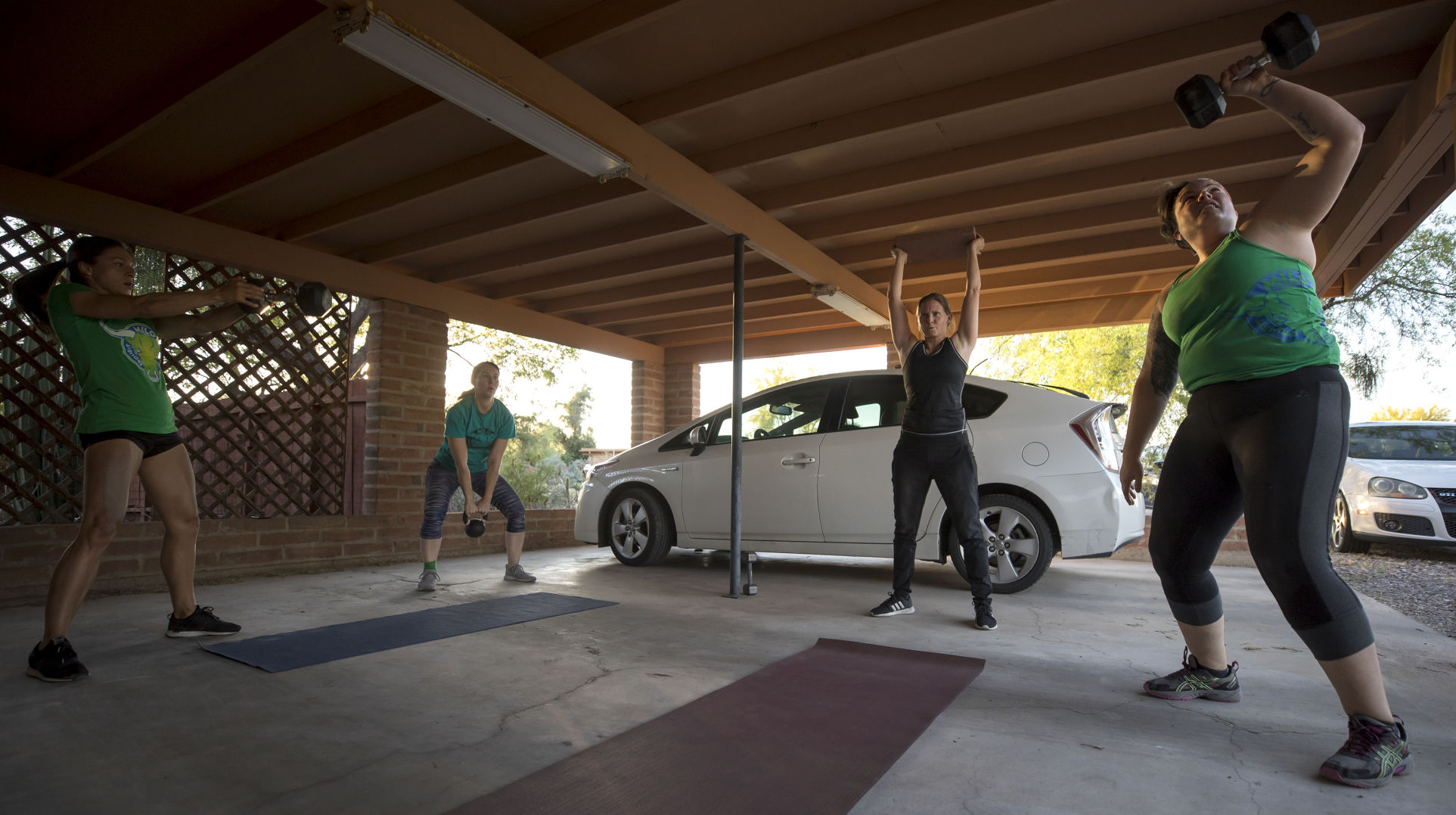 CrossFit Milo group workouts